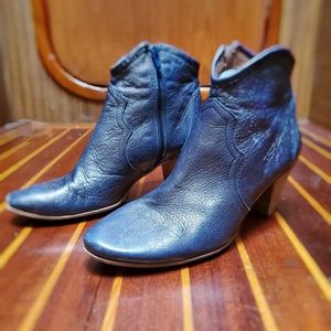Smokey blue 100% leather ankle boots